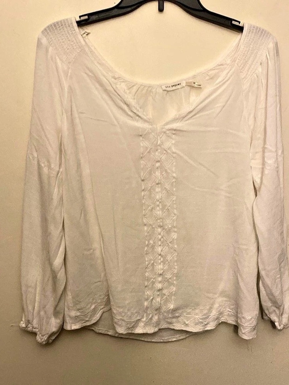 Blue Pepper Long Sleeve Blouse in White Size Medium